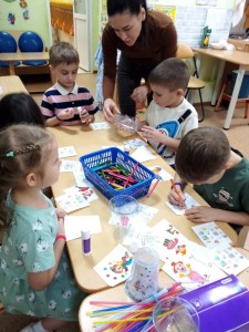 Увлекательный мастер-класс: жонглирующий клоун.