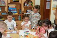 Творческие будни: создаем календари хорошего настроения.