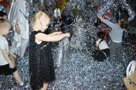 Торжественное закрытие Смешной комнаты.